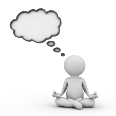 Silueta humana meditando